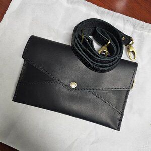 Portland Leather Envelope Crossbody